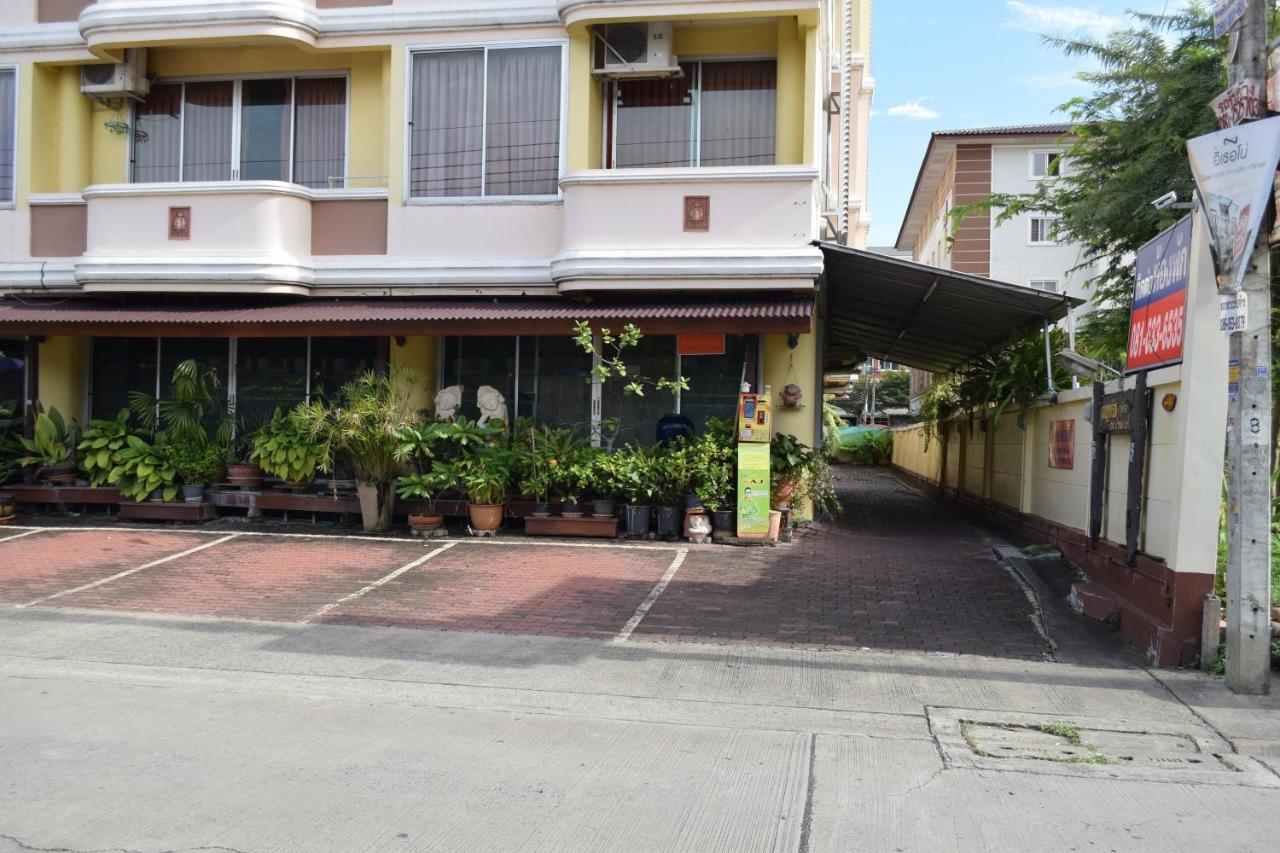 בנגקוק Benjaratch Boutique Apartment מראה חיצוני תמונה